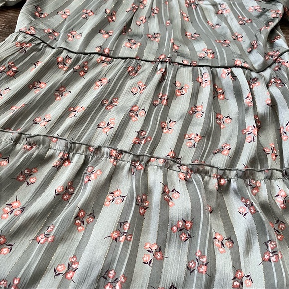 Short sleeve floral dress - Picture 3 of 5